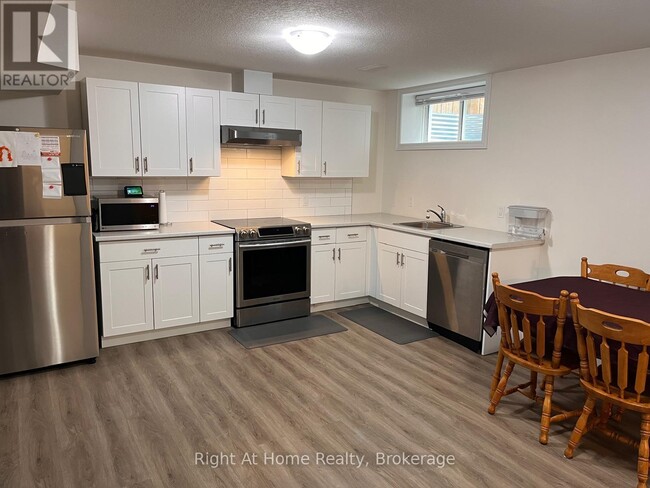 Building Photo - 222 Ladyslipper Dr