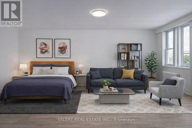 Building Photo - 161 St George St