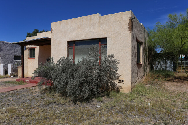 Building Photo - 1521 E Mabel St