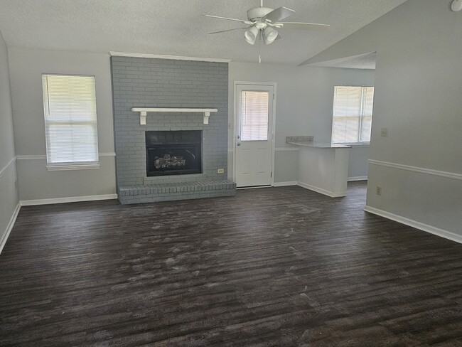 Building Photo - 202 Dunaway Dr