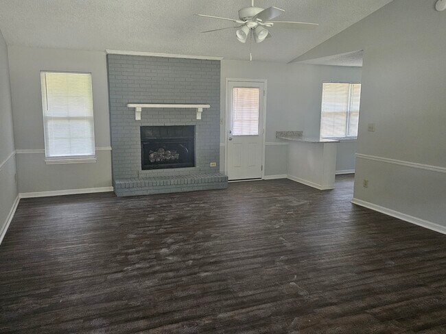 Foto del edificio - 202 Dunaway Dr