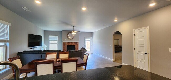 Building Photo - 2041 Tallgrass Ter
