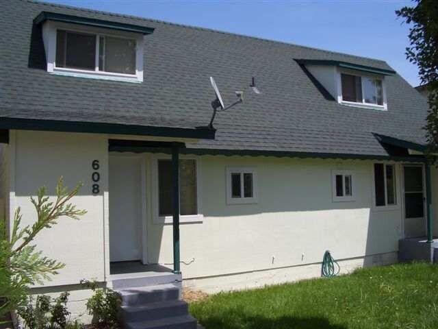 Primary Photo - 604-608 N Mt Shasta Dr