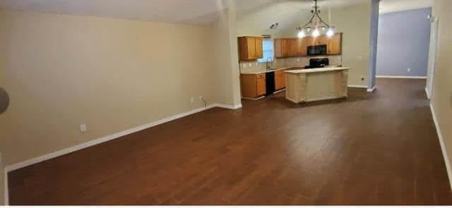 Building Photo - 204 Trenton Dr