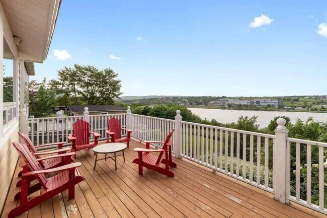 Photo du bâtiment - 171 Forest Rd