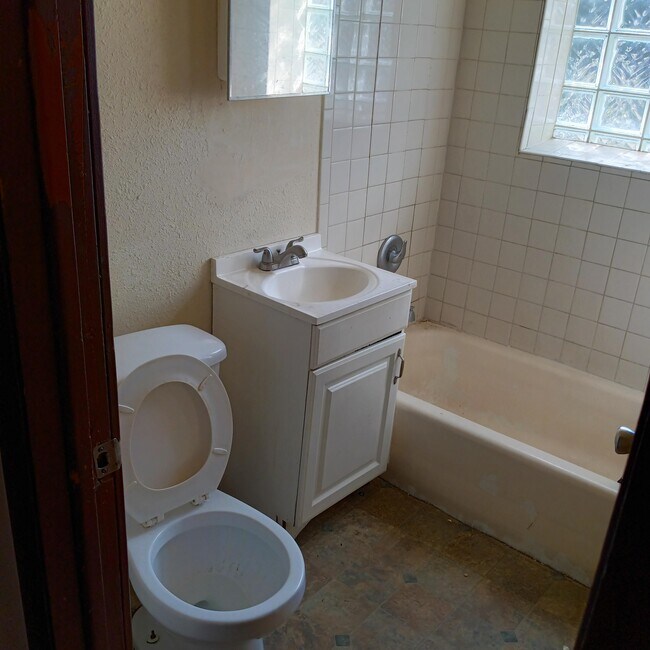 Foto del edificio - 1429 W Atkinson Ave