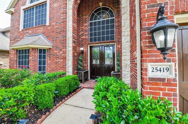 Foto del edificio - 25419 Richton Falls Dr