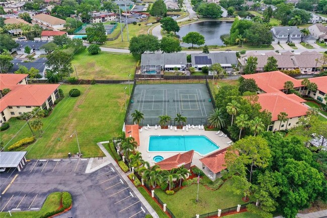 Foto del edificio - 908 Hammock Pine Blvd