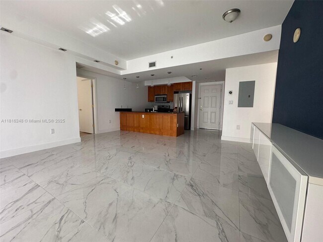 Foto del edificio - 4100 Salzedo St