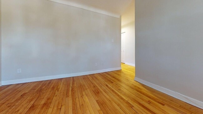 Interior Photo - 362 McArthur & 388-390 Irwin Miller