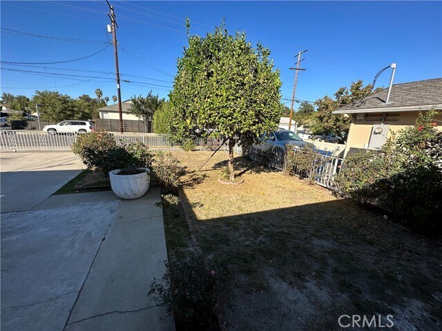 Foto del edificio - 14222 Hart St