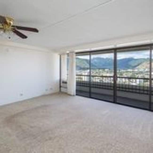 Building Photo - 2333 Kapiolani Blvd