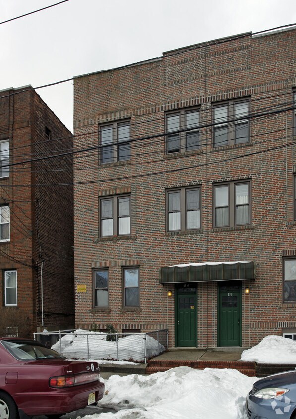 Primary Photo - 129 Roosevelt Ave