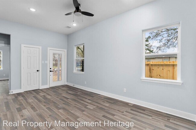 Foto del edificio - 3 br, 2 bath House - 1010 Junell St - #B