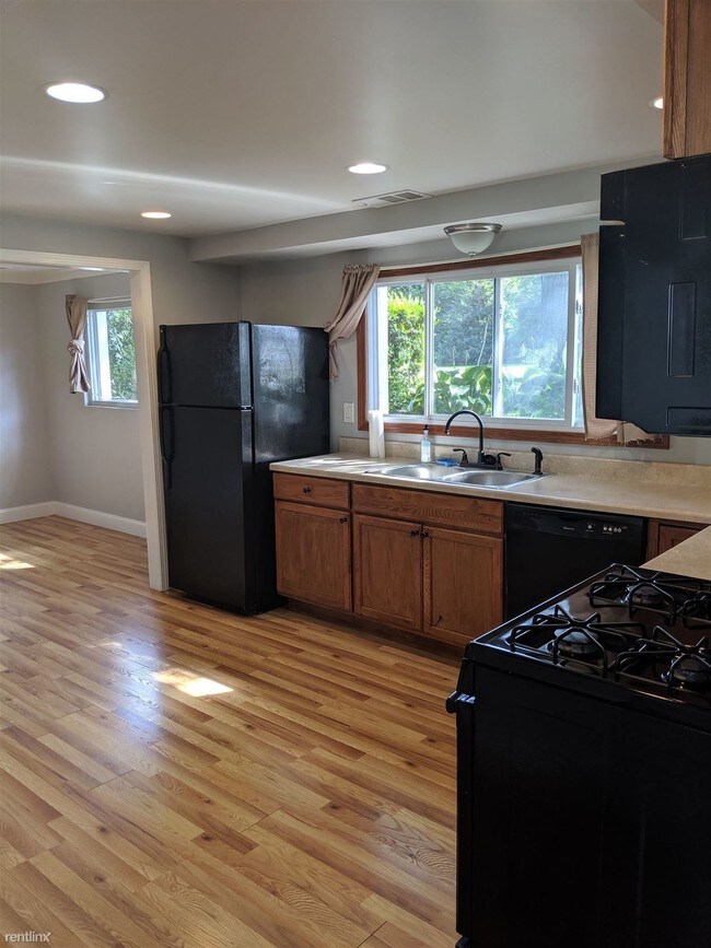 Building Photo - 3 br, 2.5 bath House - 12131 19 Mile Rd 12...