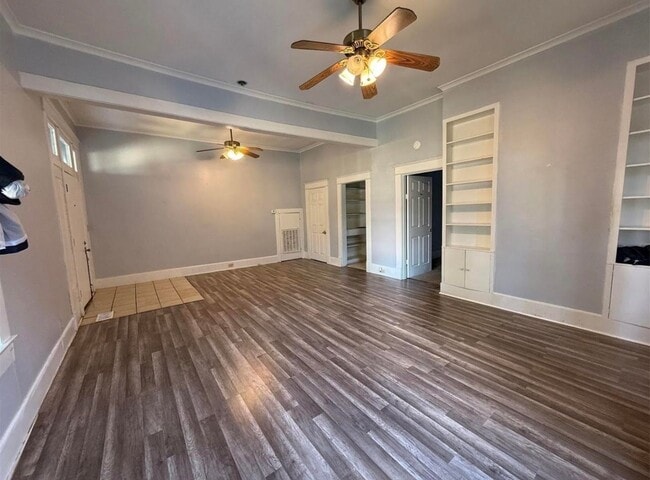 Building Photo - 1528 Magnolia Ave