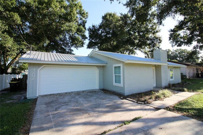 Foto del edificio - 4202 Sunny View Dr