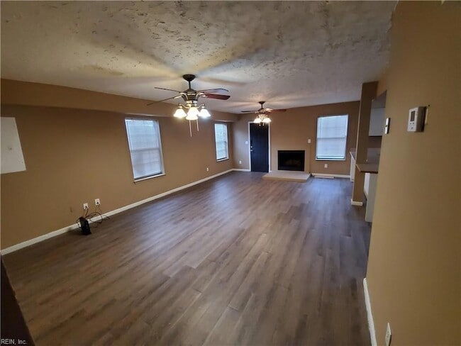 Photo - 1536 W 40th St House