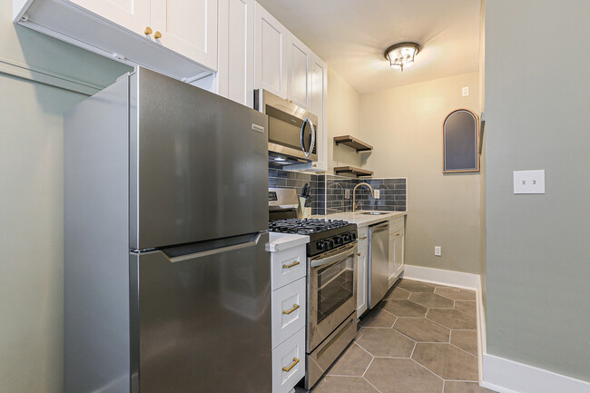 Building Photo - 838 Lowerline St