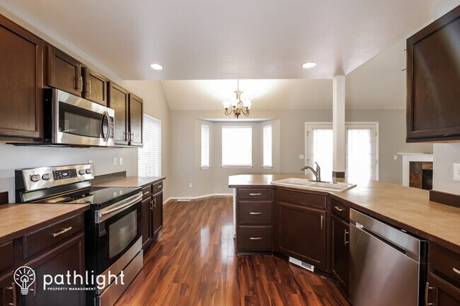 Foto del edificio - 4465 SE Scenic View Lane, Port Orchard, WA...