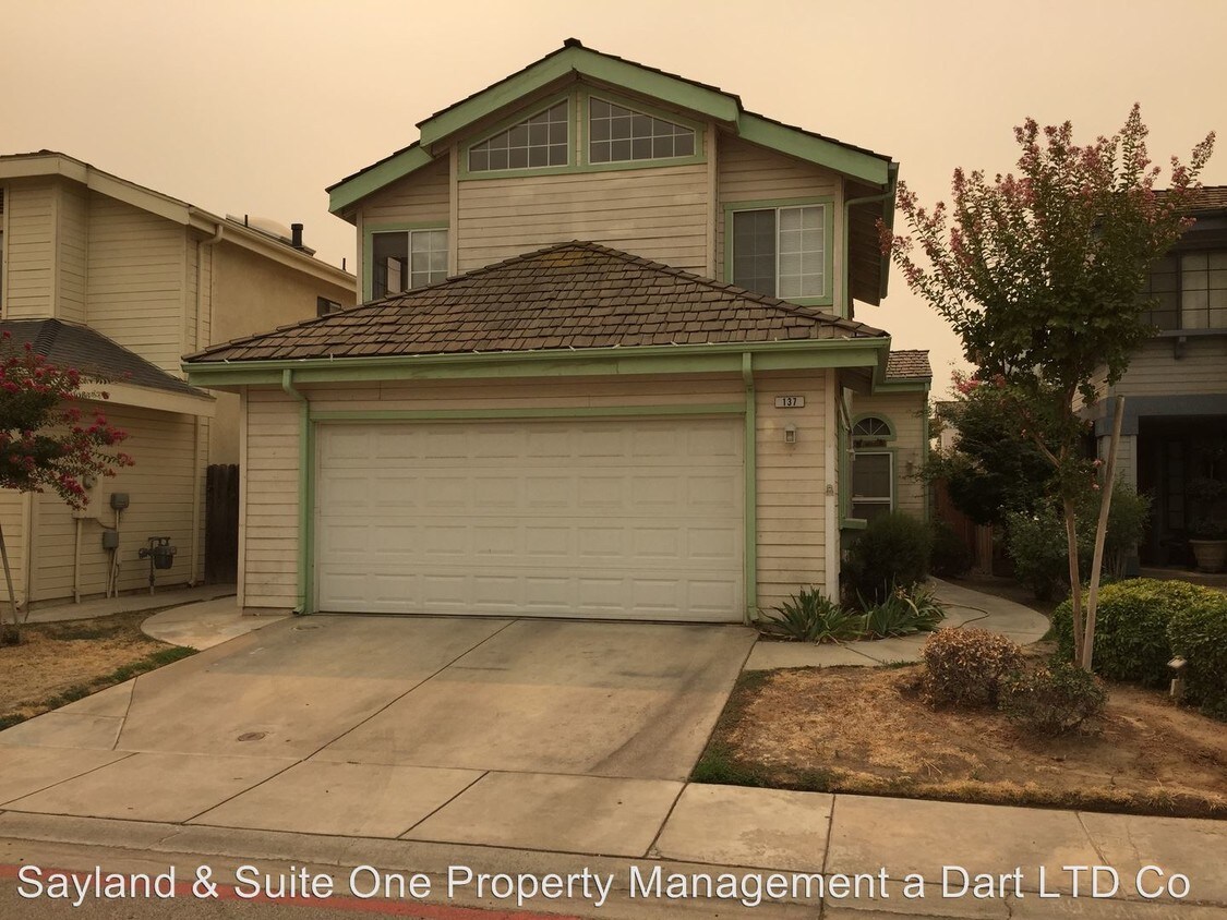 Foto principal - 3 br, 2 bath House - 3065 N Marty Ave #137