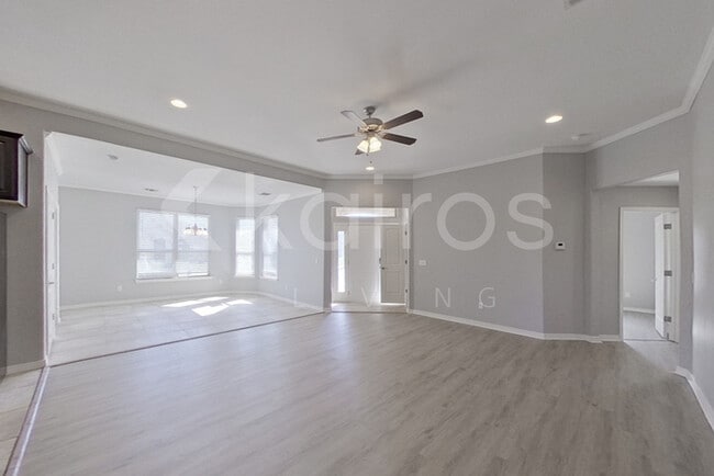 Building Photo - 3900 Durham Dr