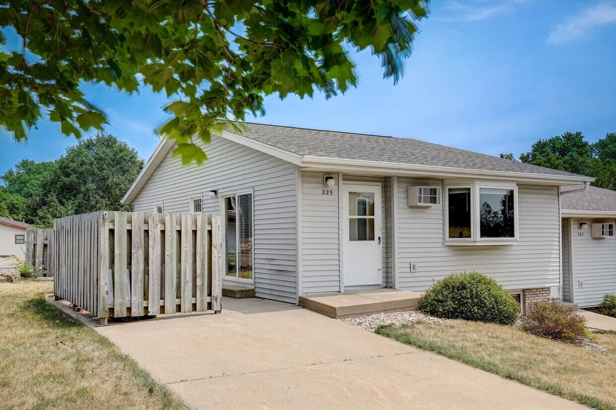 225 Buechner Dr Unit 225, Mount Horeb, WI 53572 Condo for Rent in