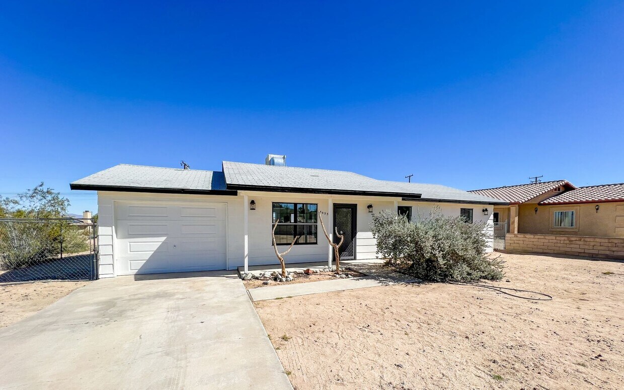 Primary Photo - A Newly Remodeled 3 Bedroom
