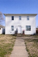 Building Photo - 916 Avenue C