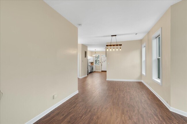 Foto del edificio - 4823 S Indiana Ave