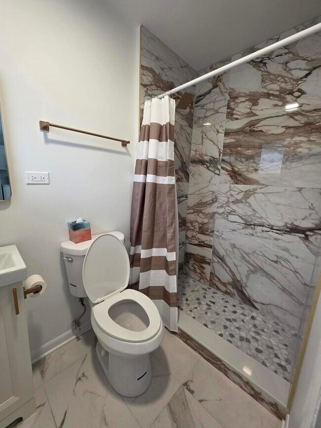 Foto del edificio - 14716 Dorchester Ave