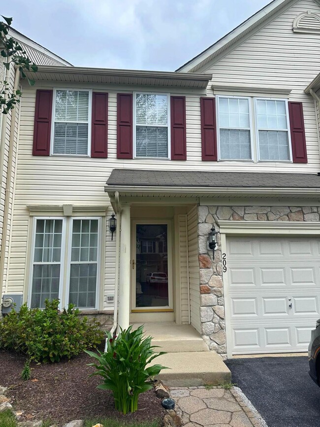 Building Photo - 209 Turnbridge Ct