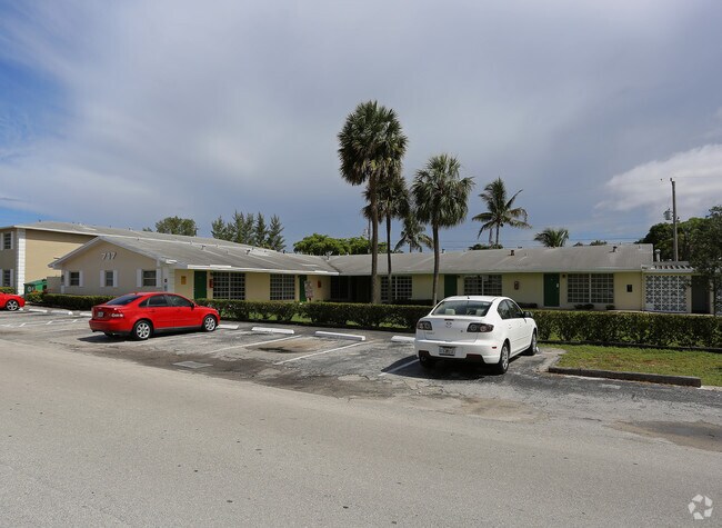 Foto del edificio - 717 NE 13th Ct