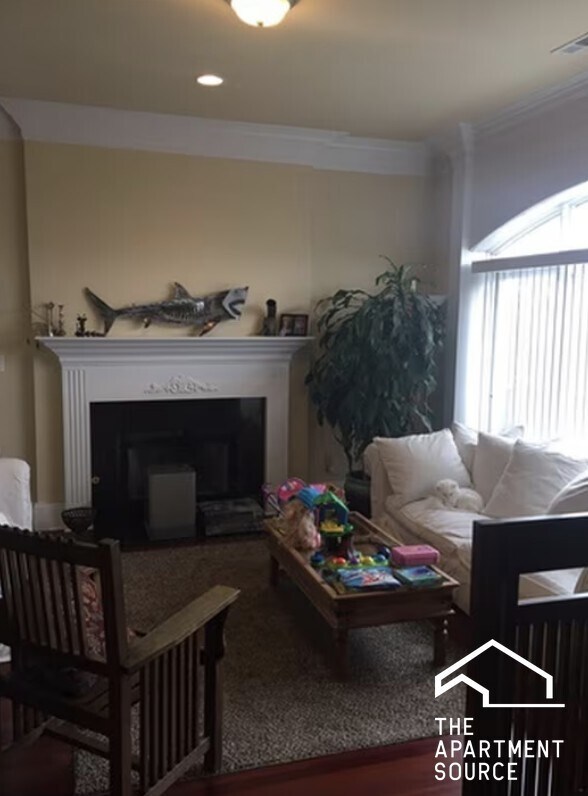 Foto del edificio - 924 W Cornelia Ave