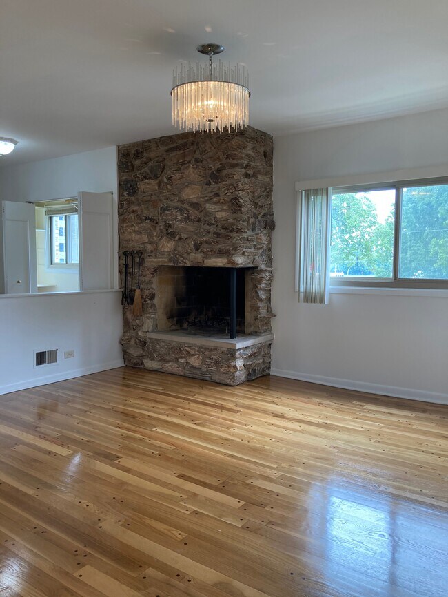Building Photo - 4954 Old Orchard Rd