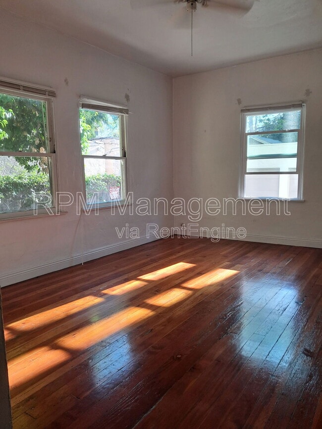 Building Photo - 1201 N Orange Grove Ave