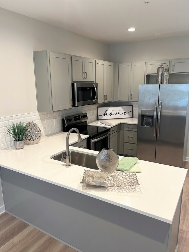 Stadium Townhomes Apartments in Hendersonville, TN