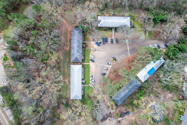 Foto del edificio - 2 Bed 1 Bath Near Campus! Water/Sewer/Trash Included!!