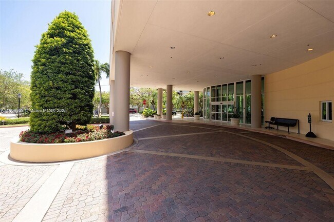 Building Photo - 2475 Brickell Ave