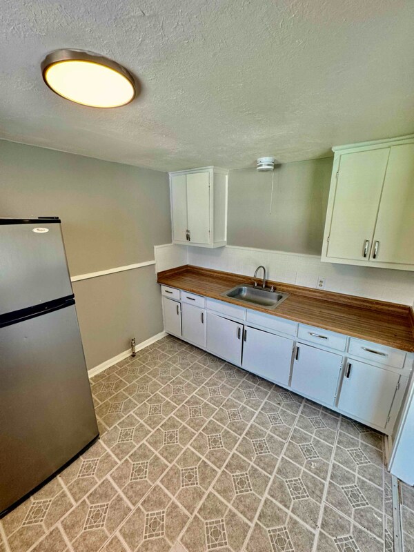 Foto del edificio - 4265 Woodlawn St