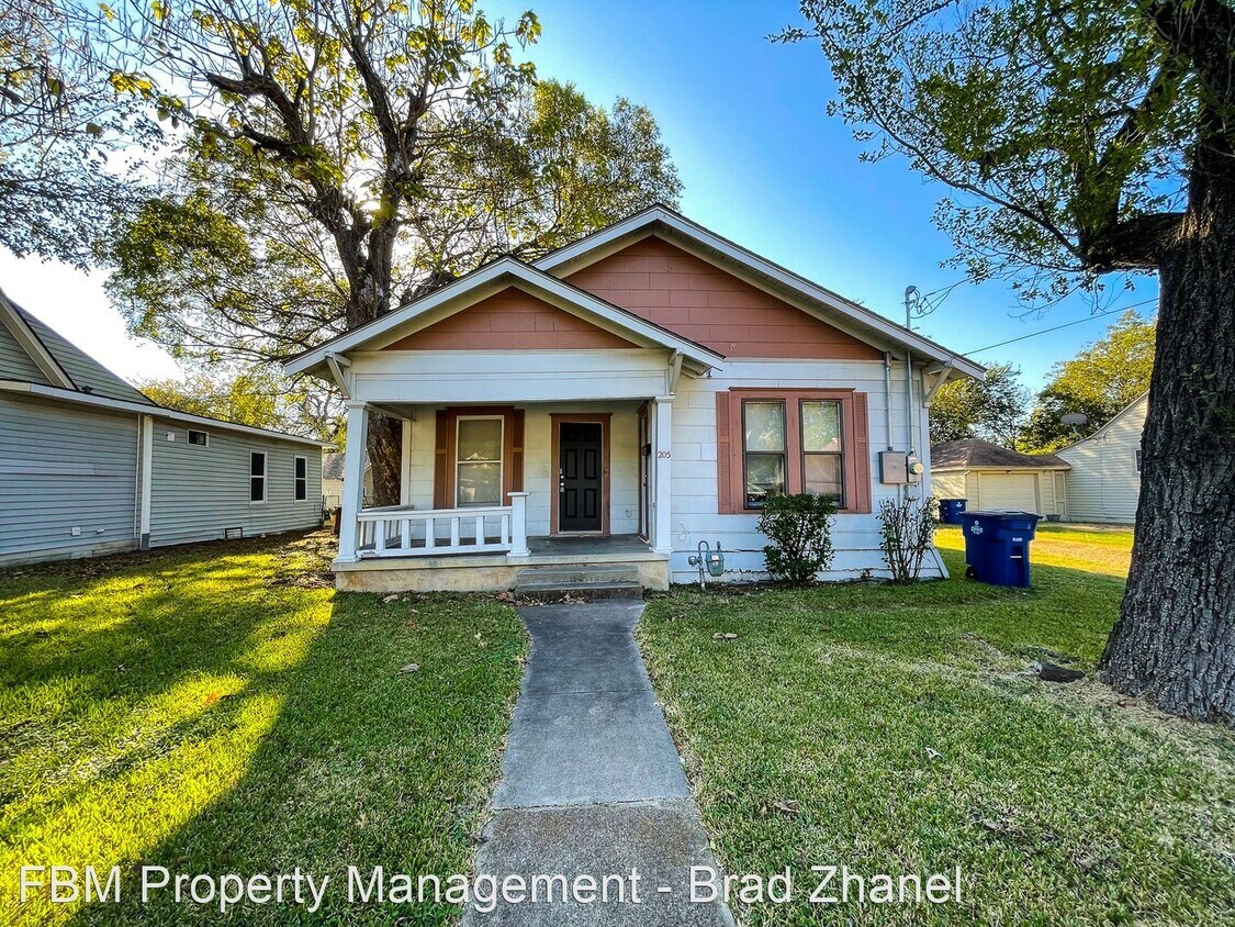 Primary Photo - 2 br, 1 bath House - 205 W Gilmer St