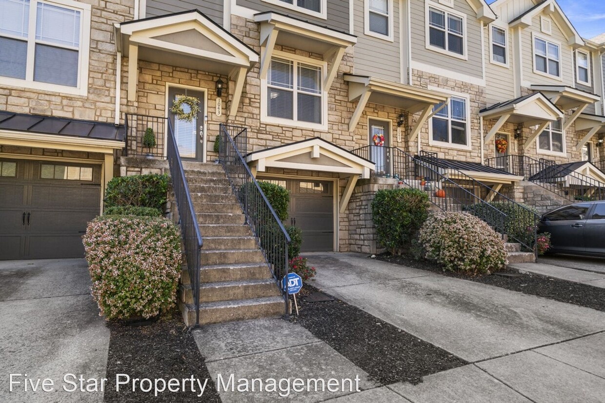 3 br, 3 bath House 1043 Woodbury Falls Dr House for Rent in