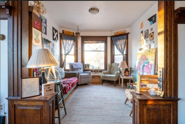 Foto del edificio - 3202 N Bartlett Ave