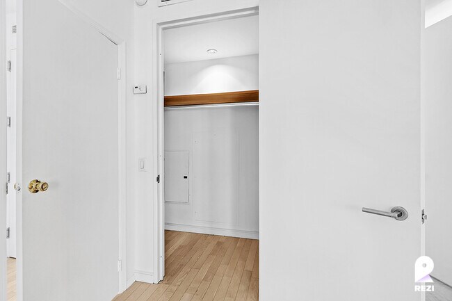 Building Photo - 70 W 45th St