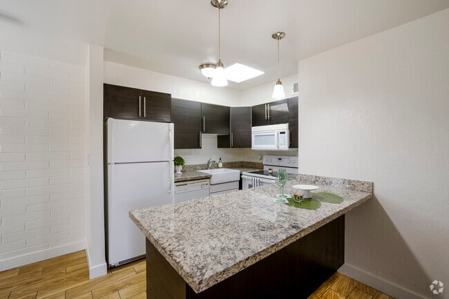 2 habitaciones, 1 baño - 800 pies cuadrados - Cocina - Papago View Apartments