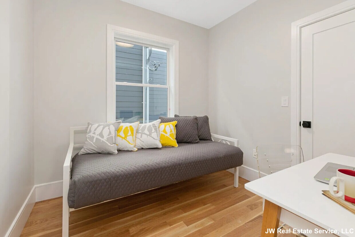 23 Berkshire St Unit 2, Cambridge, MA 02141 Condo for Rent in