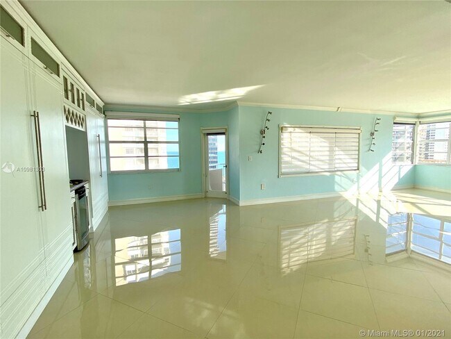 Foto del edificio - 1985 S Ocean Dr