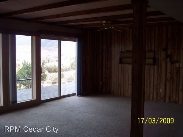 Foto del edificio - 221 S Casa Loma Ln