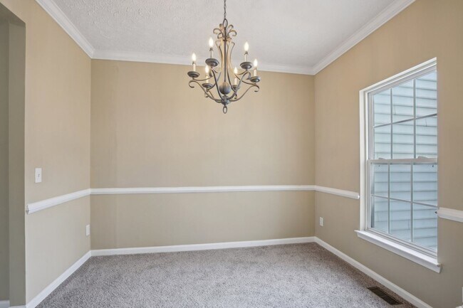 Foto del edificio - 7841 Heaton Way