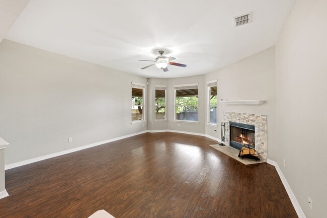 Building Photo - 606 Lorimor Ct
